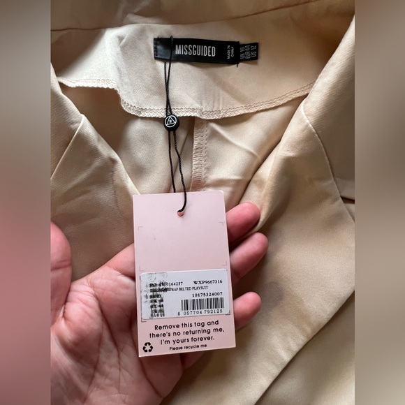 Missguided Romper Rap Belted Playsuit - Picture 6 of 7